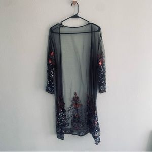 Boutique black embroidered floral lightweight duster